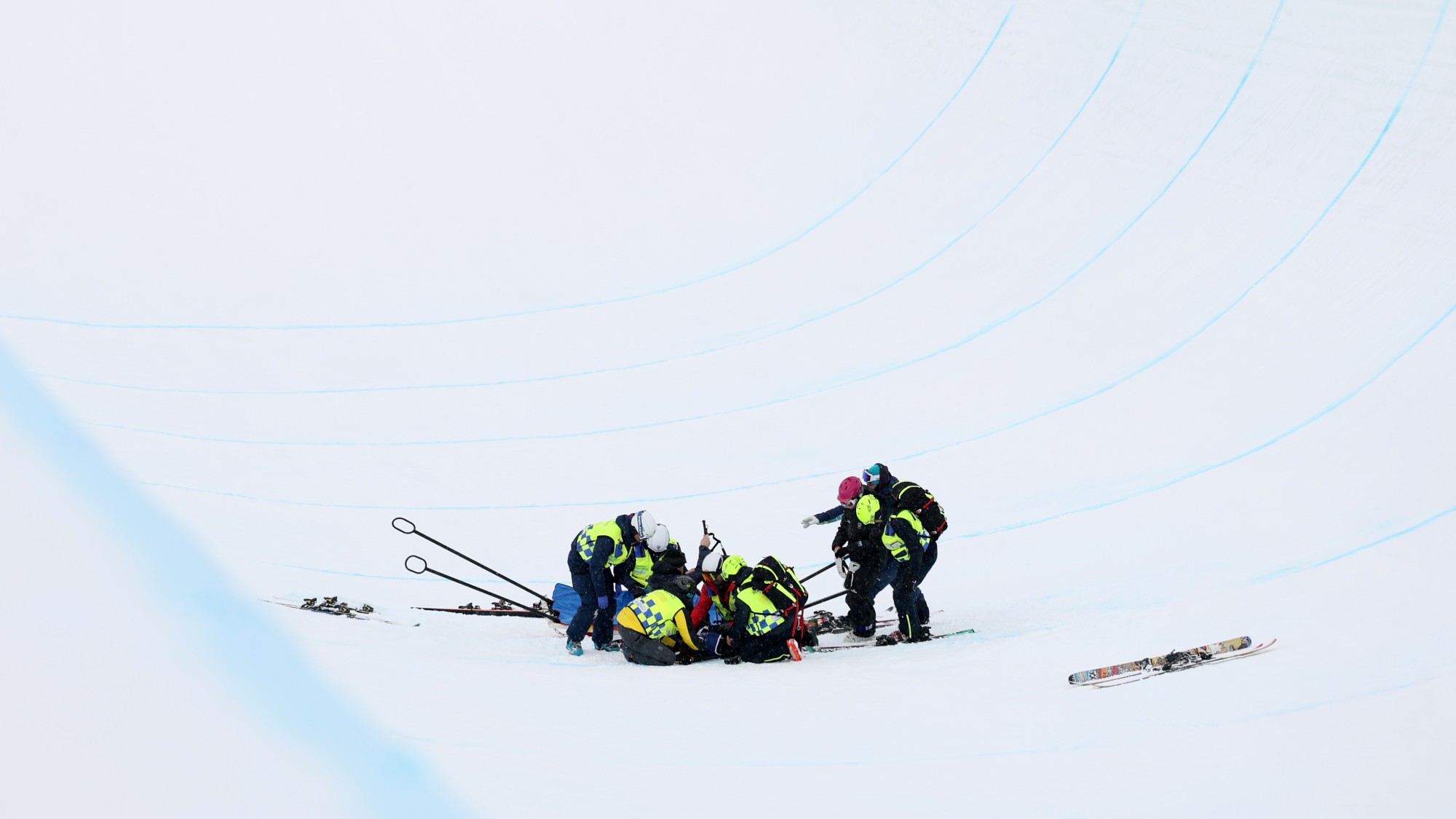 Finley Melville Ives az esése után azonnal segítséget kapott.