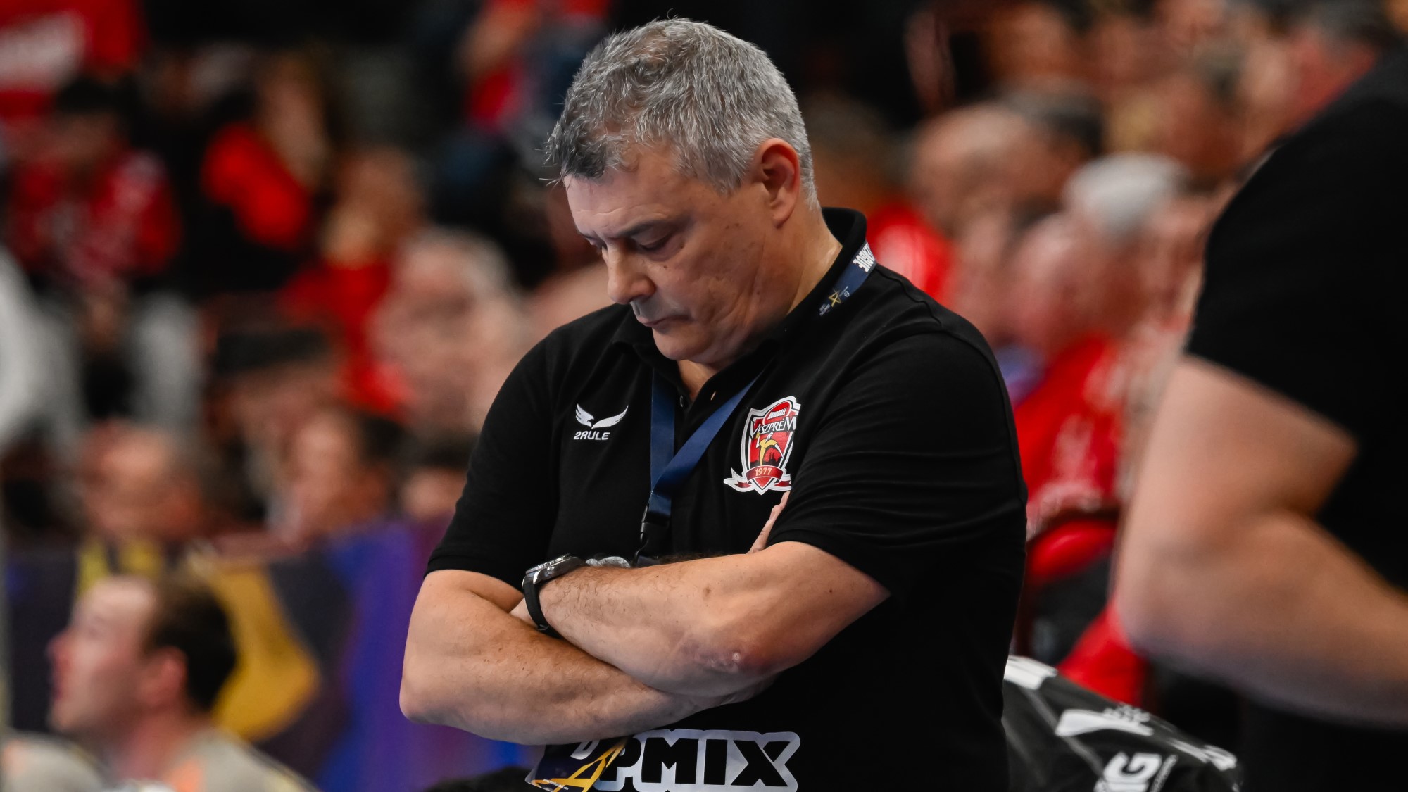 Xavi Pascual, a One Veszprém HC vezetőedzője a férfi kézilabda Bajnokok Ligája csoportkörében játszott One Veszprém HC - Aalborg Handbold mérkőzésen a One Veszprém Arénában 2026. március 12-én. A mérkőzést az Aalborg Handbold nyerte 38-33-ra.
