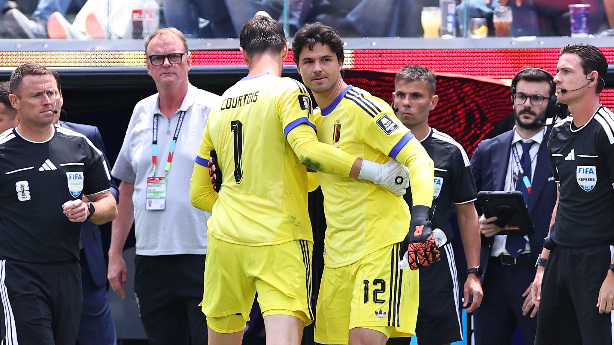 Senne Lammens és Thibaut Courtois a spanyolok elleni negyeddöntőben.