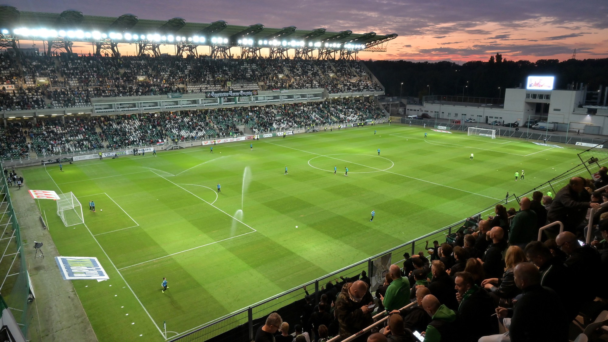 A Győri ETO stadionja a fűcsere után a labdarúgó Fizz Liga 8. fordulójában játszott ETO FC - Ferencvárosi TC mérkőzés kezdete előtt 2025. szeptember 28-án.